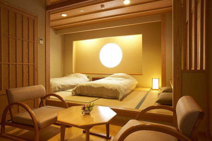 Room 9 of 25