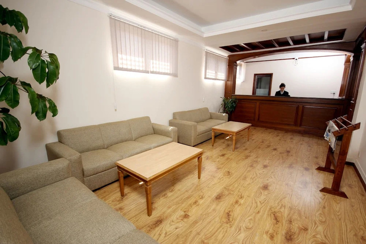 hotel_rooms