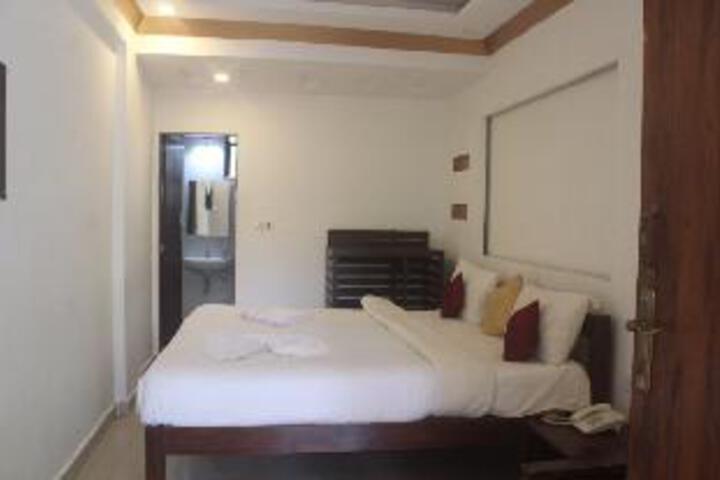 Room 8 of 11