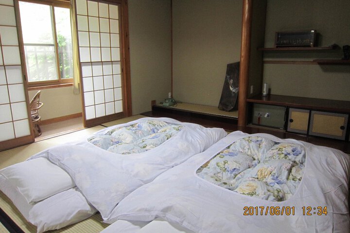 Room 12 of 48