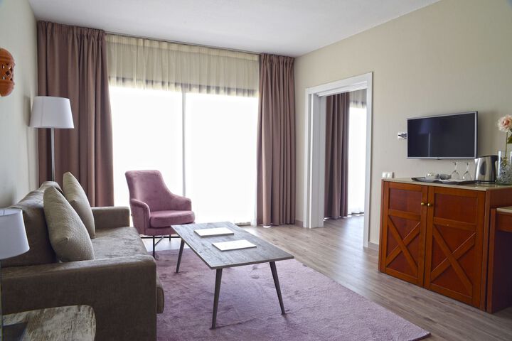 Room 9 of 67