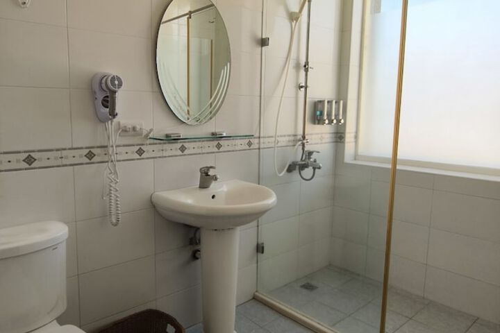 Room 14 of 23