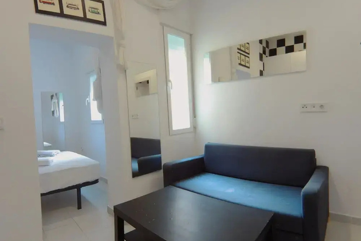Room 8 of 12