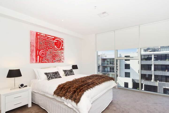 Room 2 of 6