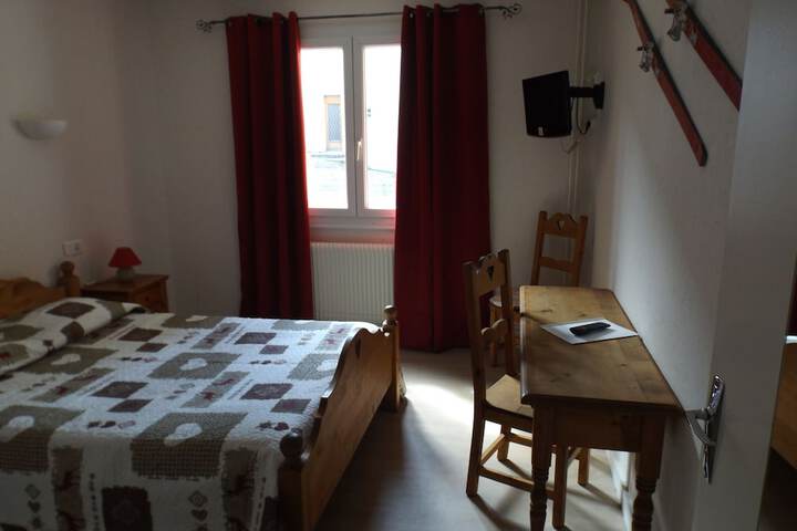 Room 6 of 27