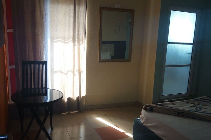 Room 11 of 20