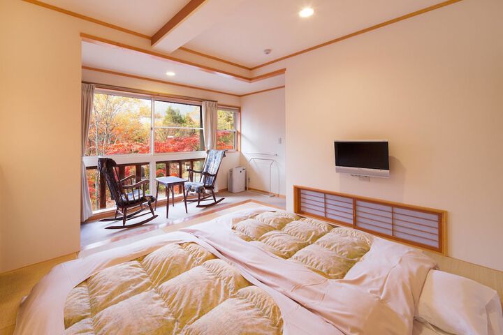 Room 7 of 33