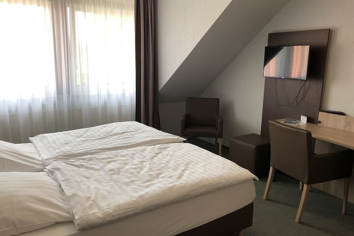 Room 7 of 34