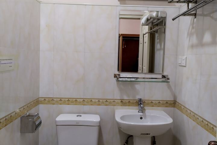 Room 16 of 35
