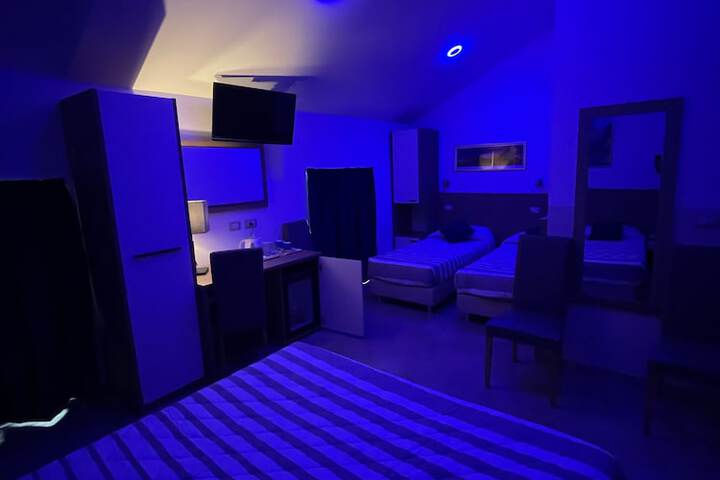 Room 10 of 35