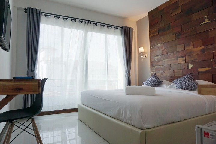 Room 10 of 48