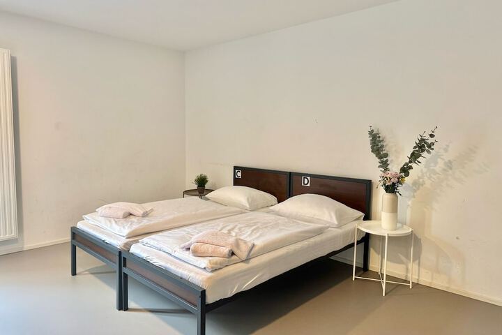 Room 35 of 72