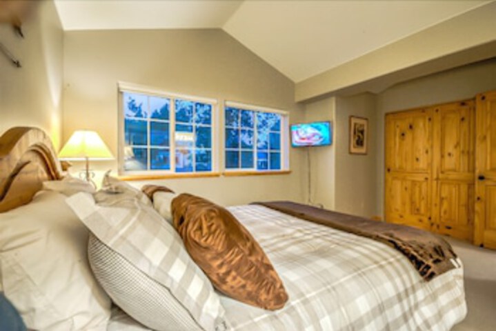 Room 25 of 32
