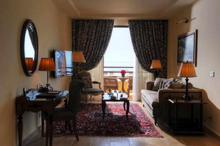 Room 34 of 80