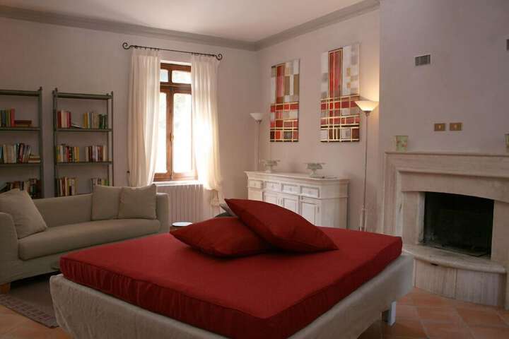Room 48 of 92