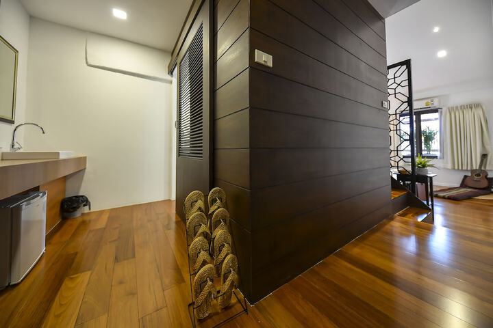 Room 65 of 108