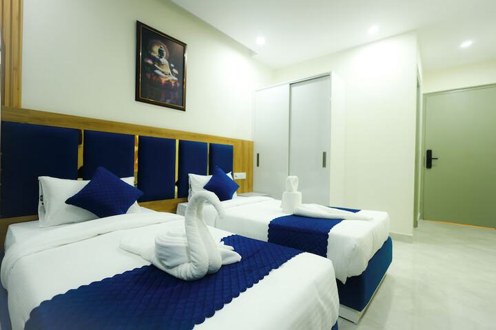 Room 21 of 27