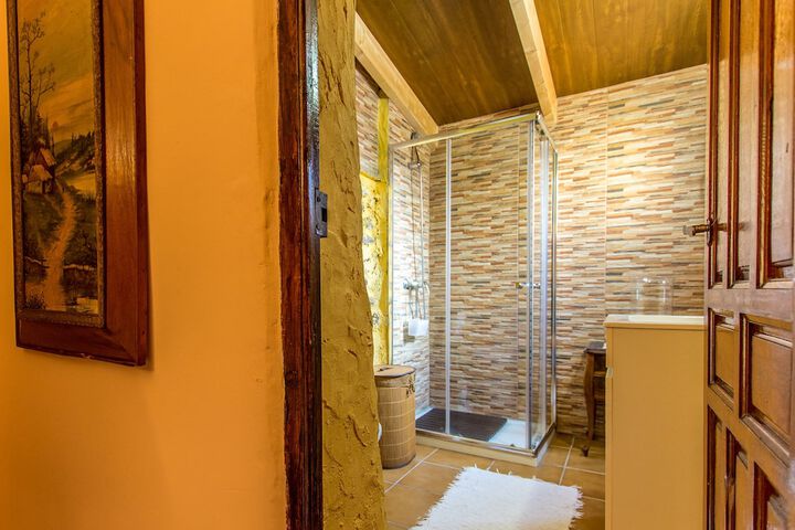 Room 18 of 25