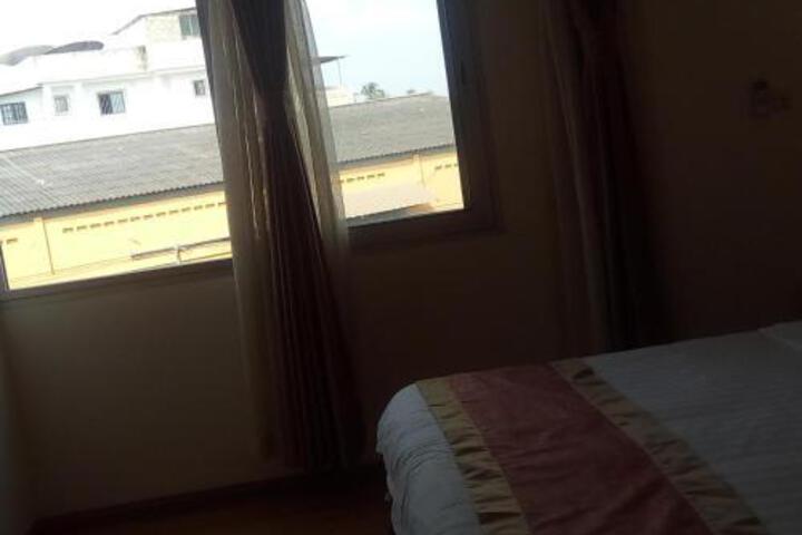 Room 2 of 5
