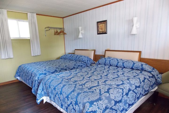 Room 22 of 49