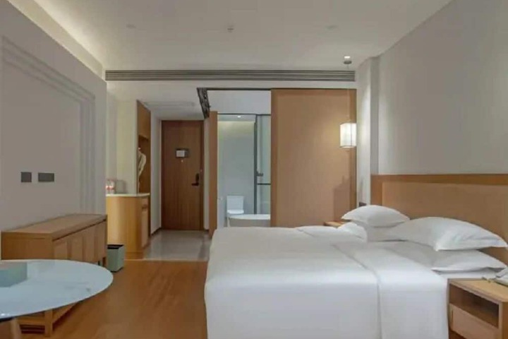 Room 9 of 43