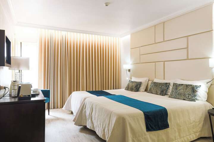 Room 9 of 46