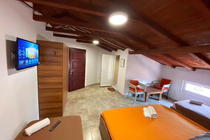 Room 20 of 40