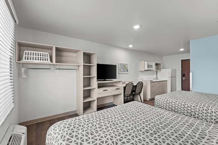 Room 12 of 25