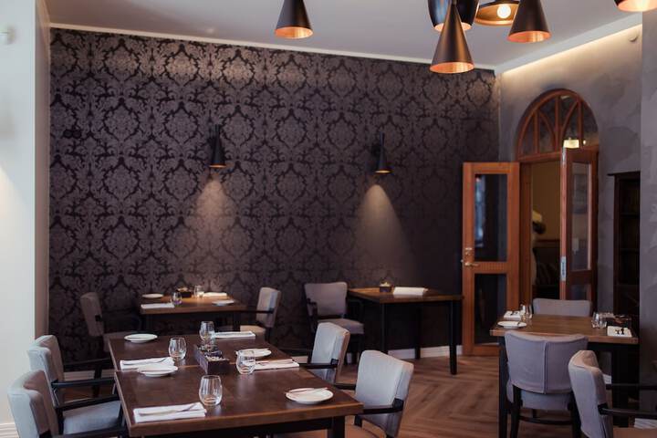 Dining 42 of 68