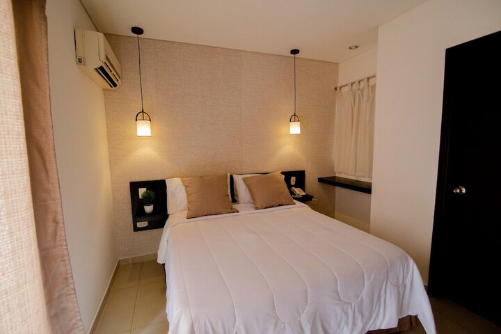Room 12 of 30