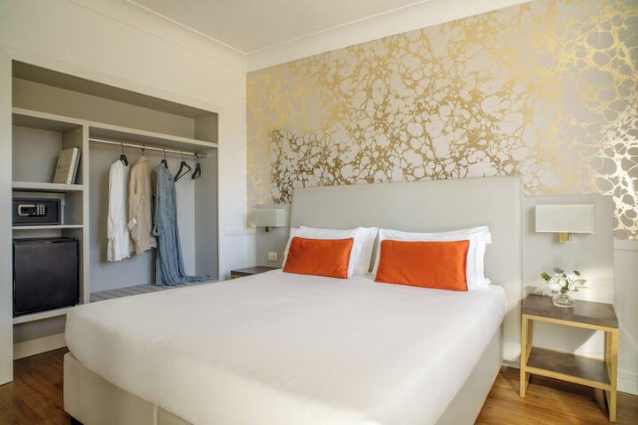 Room 28 of 80