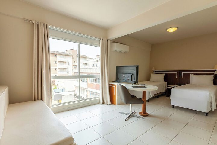 Room 4 of 31