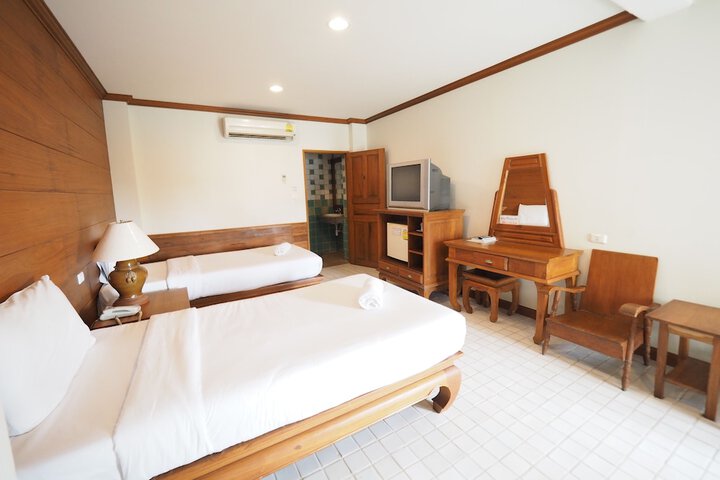 Room 17 of 32