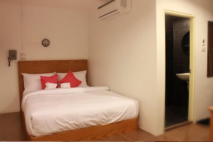 Room 8 of 20
