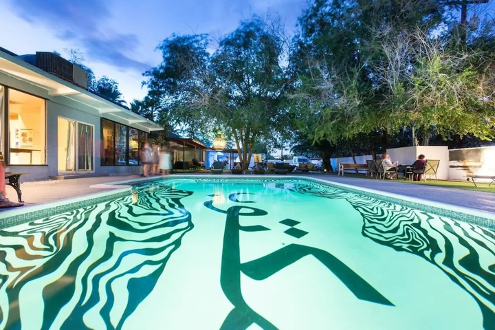 Pool 10 of 20