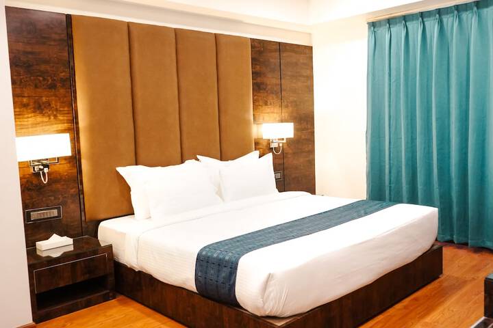 Room 2 of 13