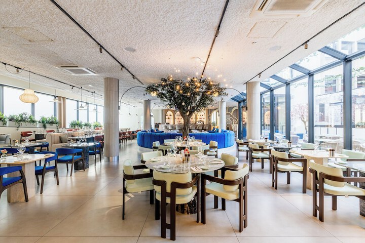 Dining 74 of 152
