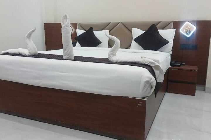 Room 15 of 29