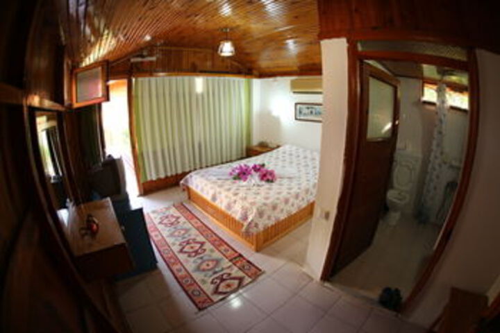 Room 22 of 33