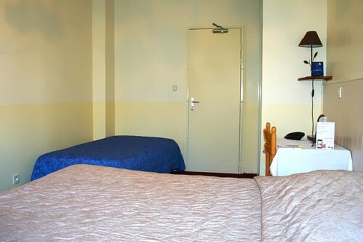 Room 3 of 49