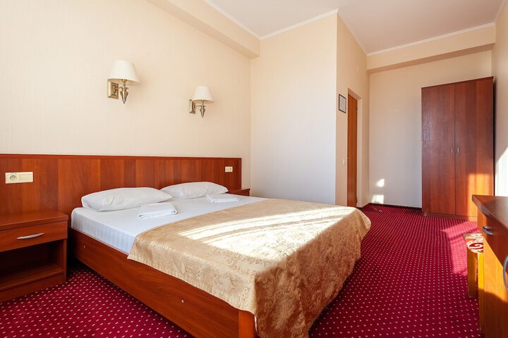 Room 19 of 118