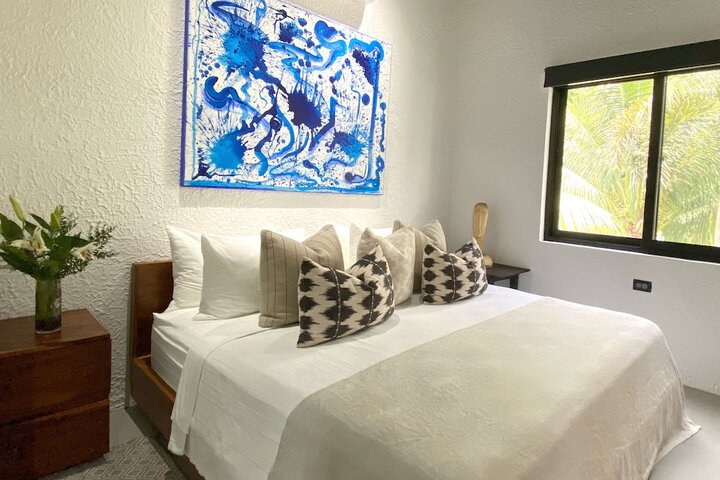 Room 2 of 30