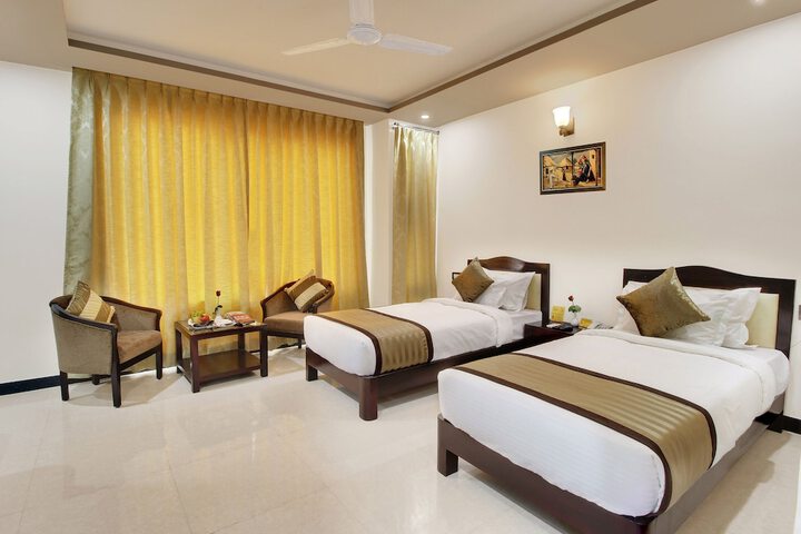 Room 5 of 14