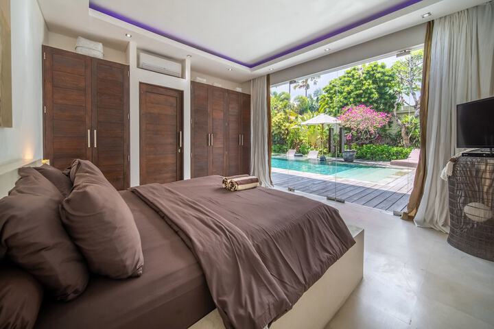 Room 10 of 60
