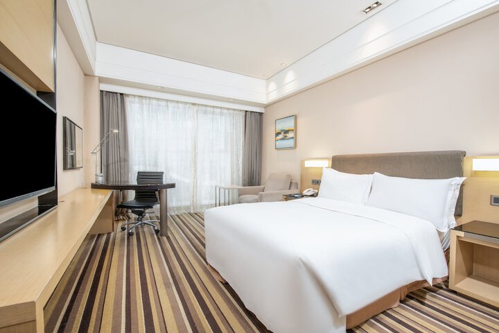 Room 5 of 30