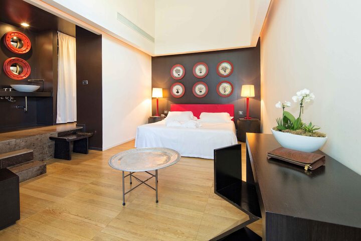 Room 10 of 94