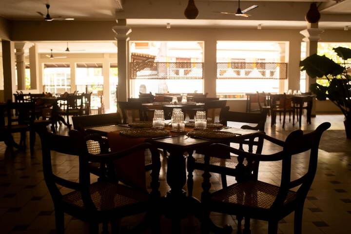 Dining 39 of 73