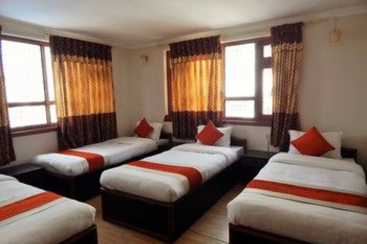 Room 18 of 33