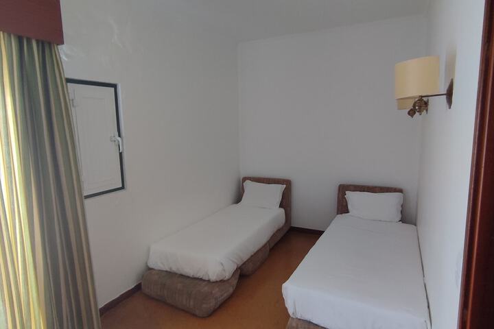 Room 31 of 64