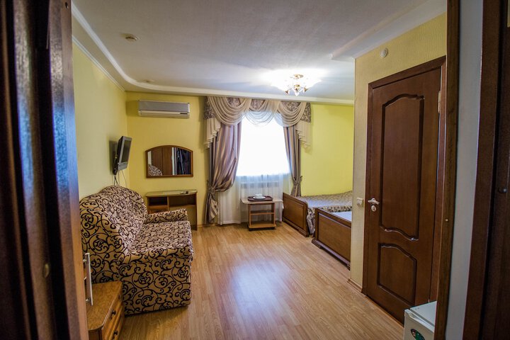 Room 15 of 21